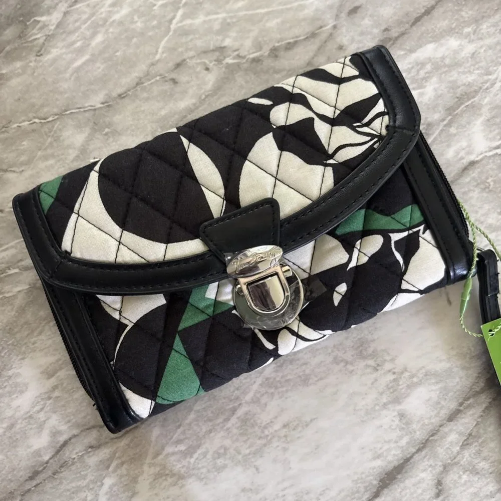 NWT Vera Bradley Turn Lock Wallet Imperial Rose Wristlet Retired Pattern Quilted - Picture 6 of 8